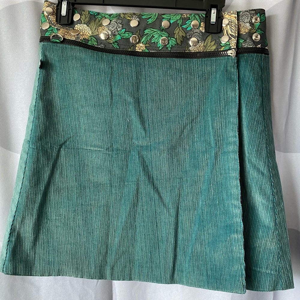 Zand Amsterdam reversible skirt. Snaps, zipper.. so amazing!